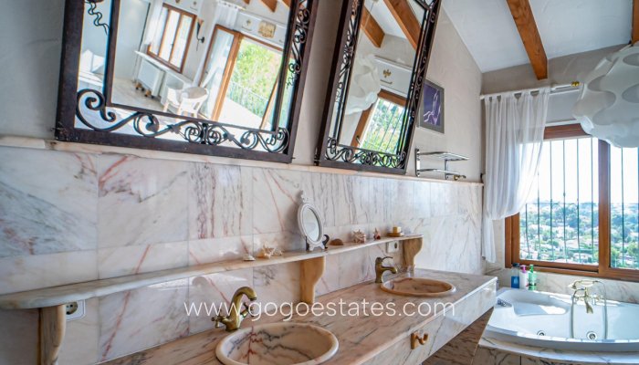 Te koop - Huis - Vrijstaande Villa - Benissa - Benissa Centro