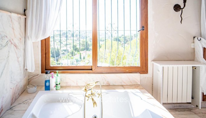 Te koop - Huis - Vrijstaande Villa - Benissa - Benissa Centro