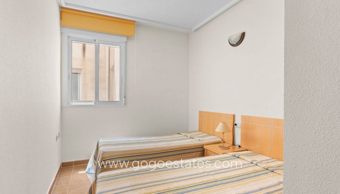 Te koop - Appartement - Appartement op de middelste verdieping - Torrevieja - Torrevieja Centro