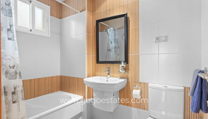 Te koop - Appartement - Appartement op de middelste verdieping - Torrevieja - Torrevieja Centro