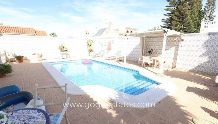 Te koop - Huis - Vrijstaande Villa - Torrevieja - Torrevieja Centro