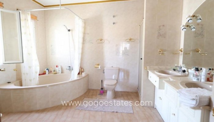 Te koop - Huis - Vrijstaande Villa - Torrevieja - Torrevieja Centro