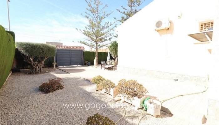 Te koop - Huis - Vrijstaande Villa - Torrevieja - Torrevieja Centro