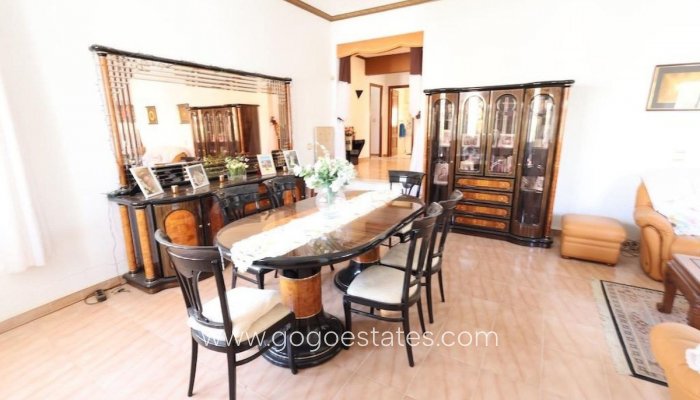 Te koop - Huis - Vrijstaande Villa - Torrevieja - Torrevieja Centro