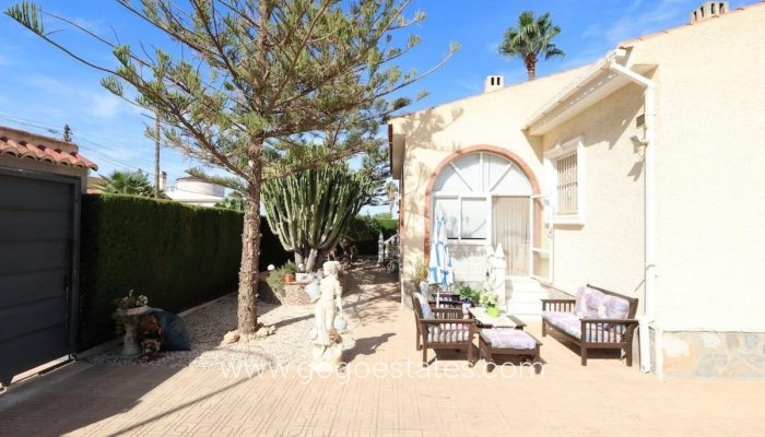 Te koop - Huis - Vrijstaande Villa - Torrevieja - Torrevieja Centro