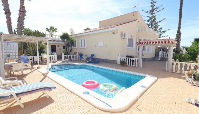 Te koop - Huis - Vrijstaande Villa - Torrevieja - Torrevieja Centro