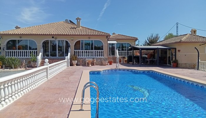 Te koop - Huis - Vrijstaande Villa - Catral - Catral Centro