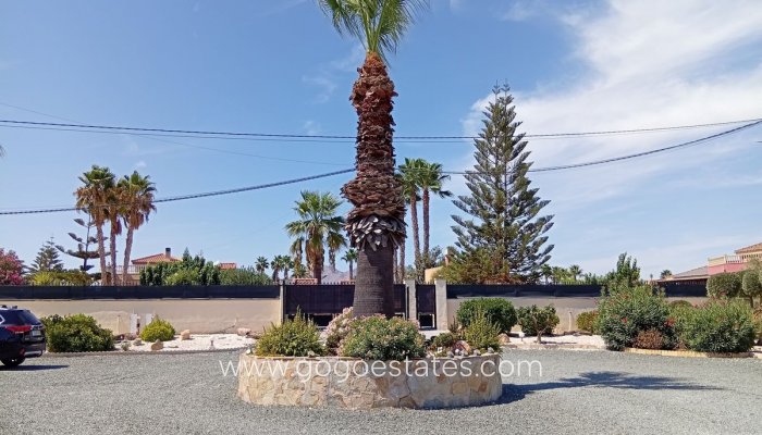 Te koop - Huis - Vrijstaande Villa - Catral - Catral Centro