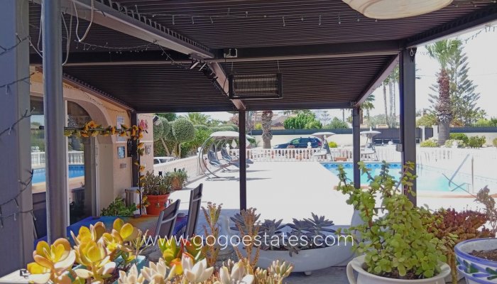 Te koop - Huis - Vrijstaande Villa - Catral - Catral Centro