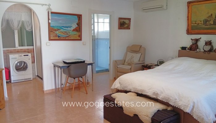 Te koop - Huis - Vrijstaande Villa - Catral - Catral Centro