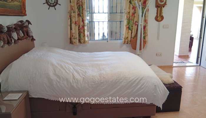 Te koop - Huis - Vrijstaande Villa - Catral - Catral Centro