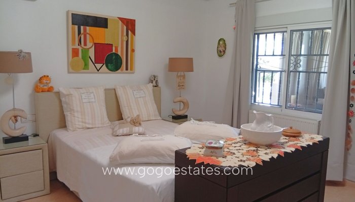 Te koop - Huis - Vrijstaande Villa - Catral - Catral Centro