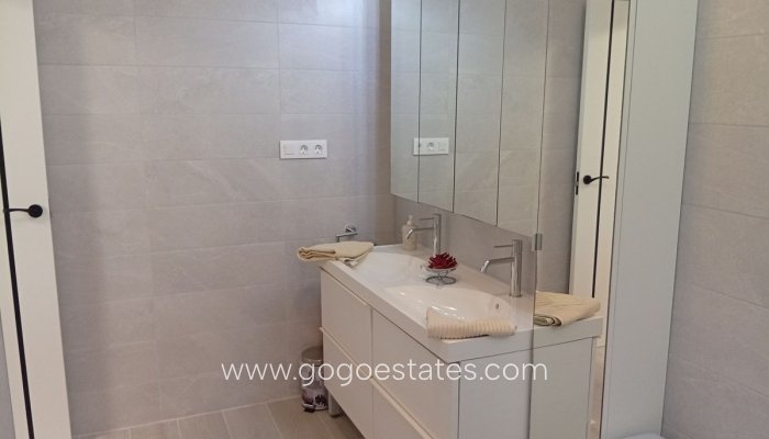 Te koop - Huis - Vrijstaande Villa - Catral - Catral Centro