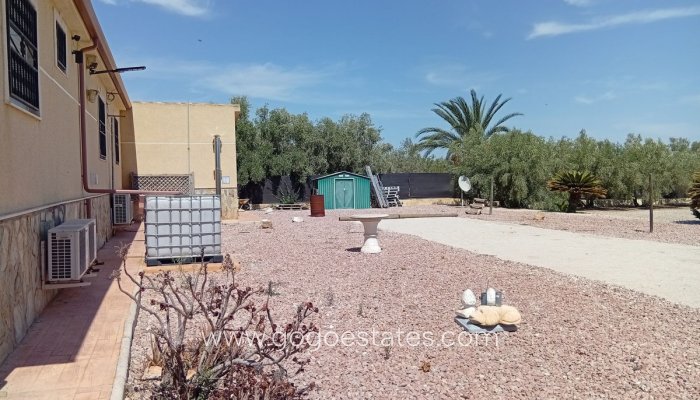 Te koop - Huis - Vrijstaande Villa - Catral - Catral Centro