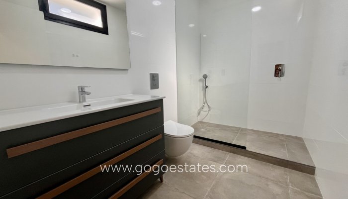 Te koop - Huis - Vrijstaande Villa - Torrevieja - Torrevieja Centro