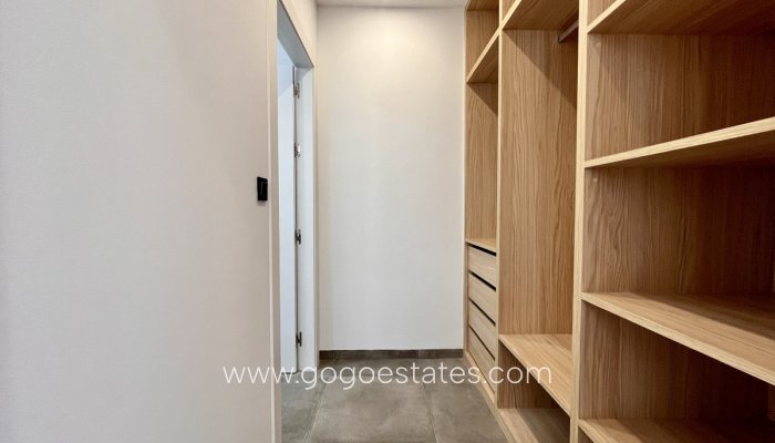 Te koop - Huis - Vrijstaande Villa - Torrevieja - Torrevieja Centro