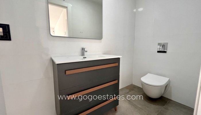 Te koop - Huis - Vrijstaande Villa - Torrevieja - Torrevieja Centro