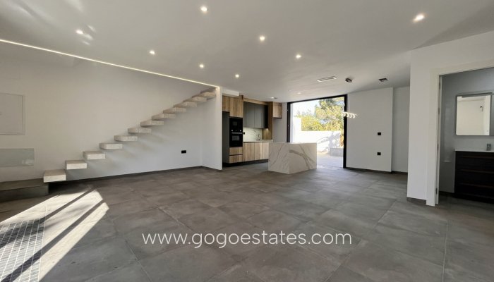 Te koop - Huis - Vrijstaande Villa - Torrevieja - Torrevieja Centro