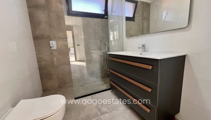 Te koop - Huis - Vrijstaande Villa - Torrevieja - Torrevieja Centro