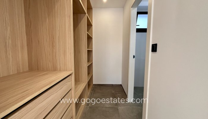 Te koop - Huis - Vrijstaande Villa - Torrevieja - Torrevieja Centro