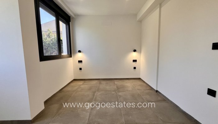 Te koop - Huis - Vrijstaande Villa - Torrevieja - Torrevieja Centro