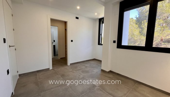 Te koop - Huis - Vrijstaande Villa - Torrevieja - Torrevieja Centro