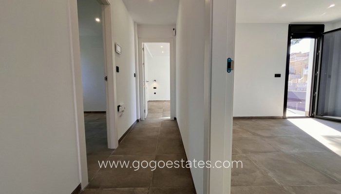 Te koop - Huis - Vrijstaande Villa - Torrevieja - Torrevieja Centro