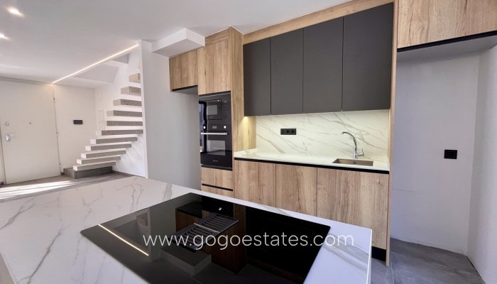 Te koop - Huis - Vrijstaande Villa - Torrevieja - Torrevieja Centro