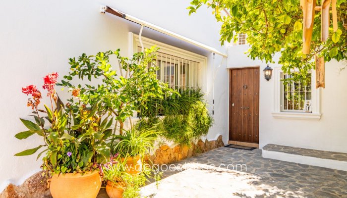 Te koop - Huis - Vrijstaande Villa - Benissa - Benissa Centro