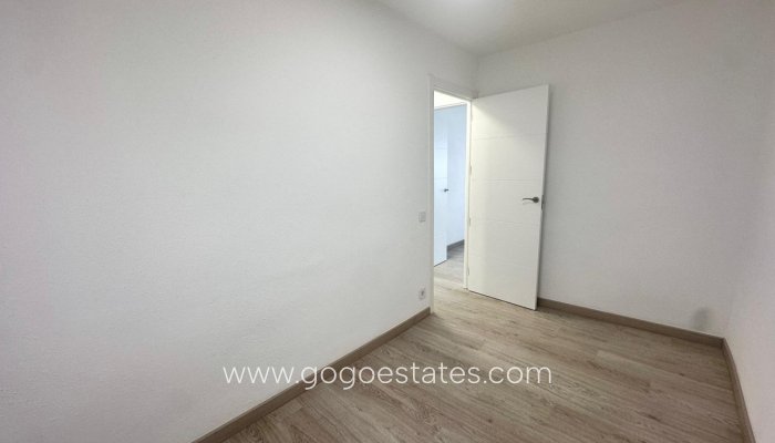 Te koop - Appartement - Appartement op de middelste verdieping - Alicante - Alicante Centro