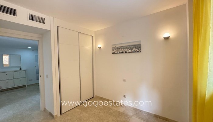 Te koop - Appartement - Appartement op de middelste verdieping - Torrevieja - Torrevieja Centro