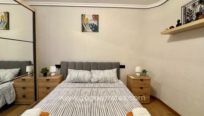 Te koop - Appartement - Appartement op de middelste verdieping - Torrevieja - Torrevieja Centro