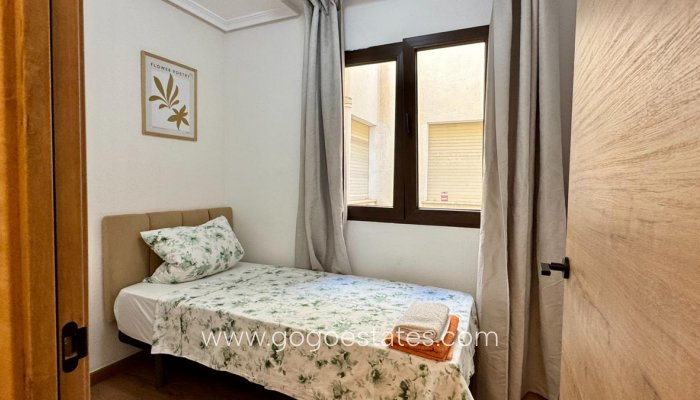 Te koop - Appartement - Appartement op de middelste verdieping - Torrevieja - Torrevieja Centro