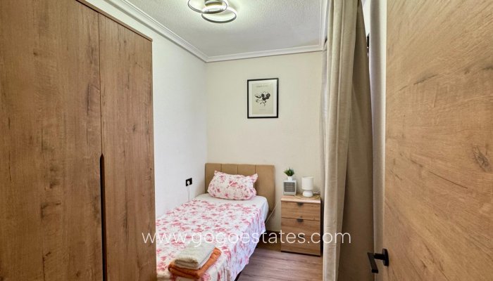 Te koop - Appartement - Appartement op de middelste verdieping - Torrevieja - Torrevieja Centro