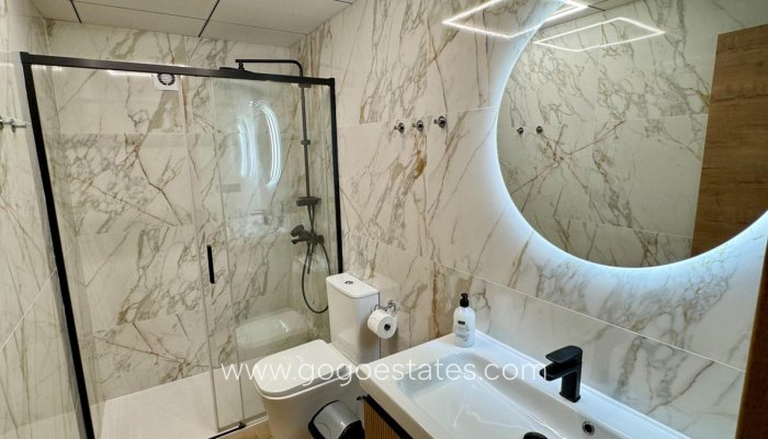 Te koop - Appartement - Appartement op de middelste verdieping - Torrevieja - Torrevieja Centro