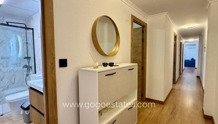 Te koop - Appartement - Appartement op de middelste verdieping - Torrevieja - Torrevieja Centro