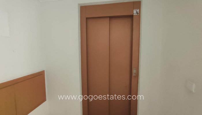 Te koop - Appartement - Appartement op de middelste verdieping - Torrevieja - Torrevieja Centro