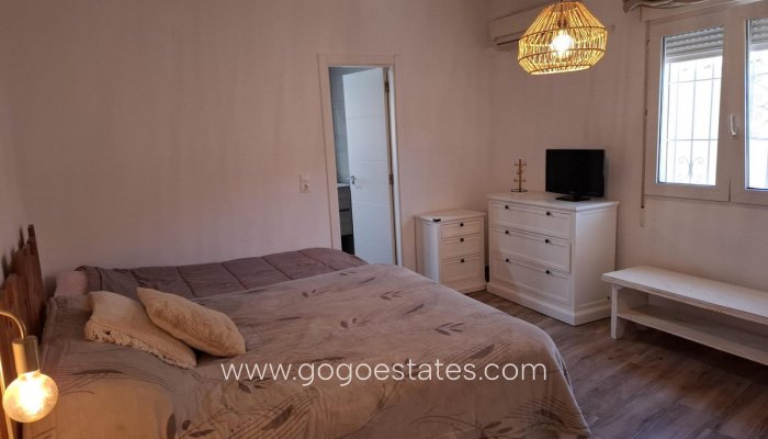 Te koop - Huis - Bungalow - Torrevieja - Torrevieja Centro