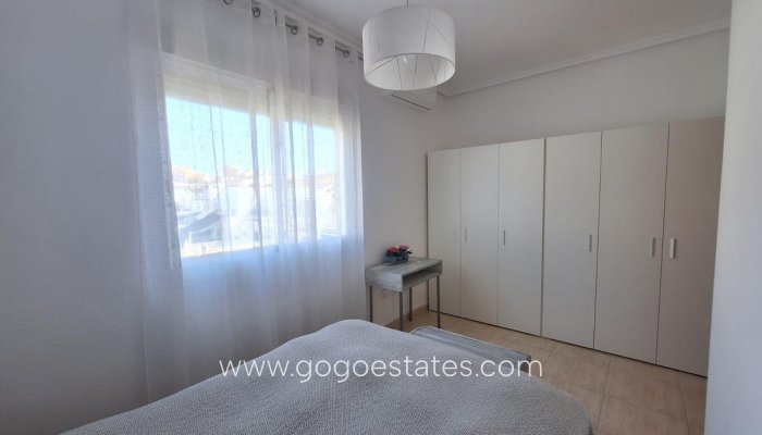 Te koop - Appartement - Appartement op de middelste verdieping - Torrevieja - Torrevieja Centro