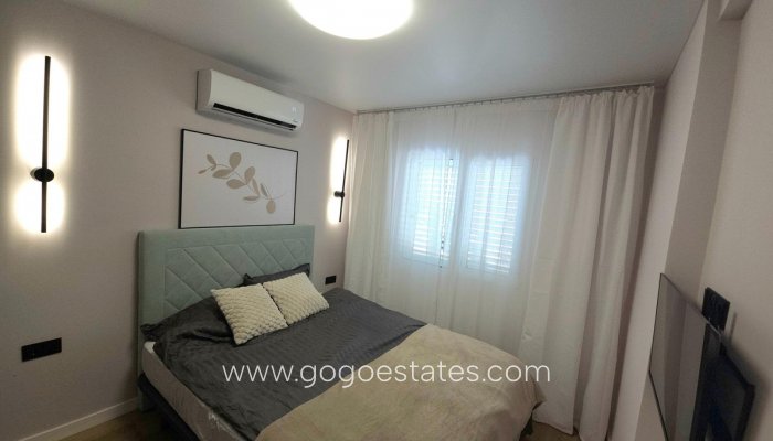 Te koop - Huis - Bungalow - Torrevieja - Torrevieja Centro