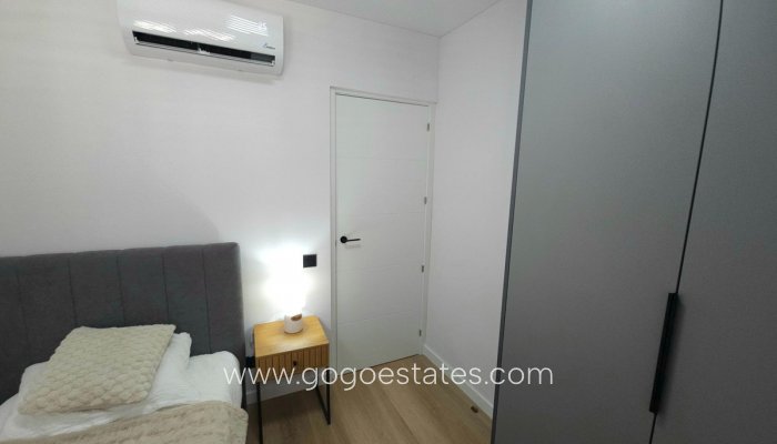 Te koop - Huis - Bungalow - Torrevieja - Torrevieja Centro