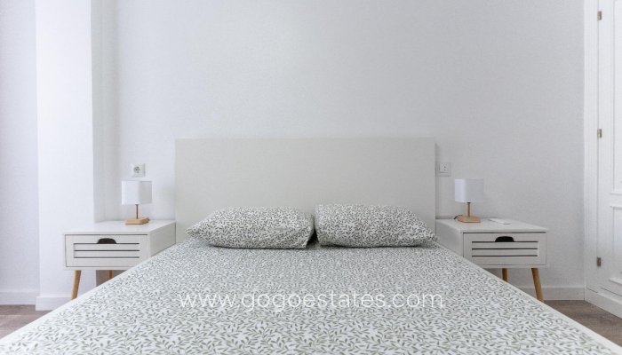 Te koop - Appartement - Appartement op de middelste verdieping - Torrevieja - Torrevieja Centro