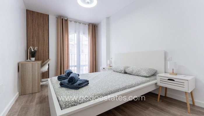 Te koop - Appartement - Appartement op de middelste verdieping - Torrevieja - Torrevieja Centro