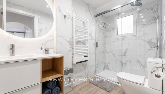 Te koop - Appartement - Appartement op de middelste verdieping - Torrevieja - Torrevieja Centro