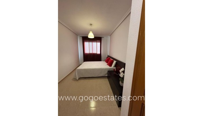 Te koop - Appartement - Appartement op de middelste verdieping - Torrevieja - Torrevieja Centro