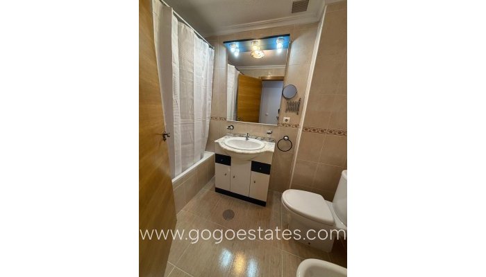 Te koop - Appartement - Appartement op de middelste verdieping - Torrevieja - Torrevieja Centro