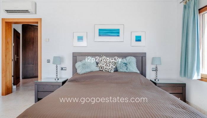 Te koop - Huis - Vrijstaande Villa - Teulada - Moraira