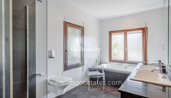 Te koop - Huis - Vrijstaande Villa - Teulada - Moraira