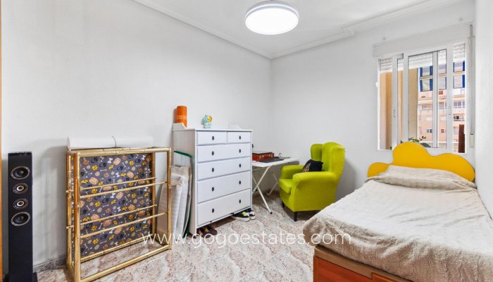 Te koop - Appartement - Appartement op de middelste verdieping - Torrevieja - Torrevieja Centro