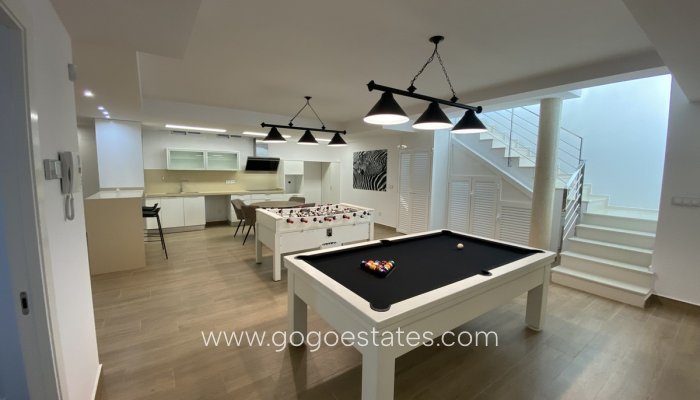 Te koop - Huis - Vrijstaande Villa - Orihuela - Villamartin